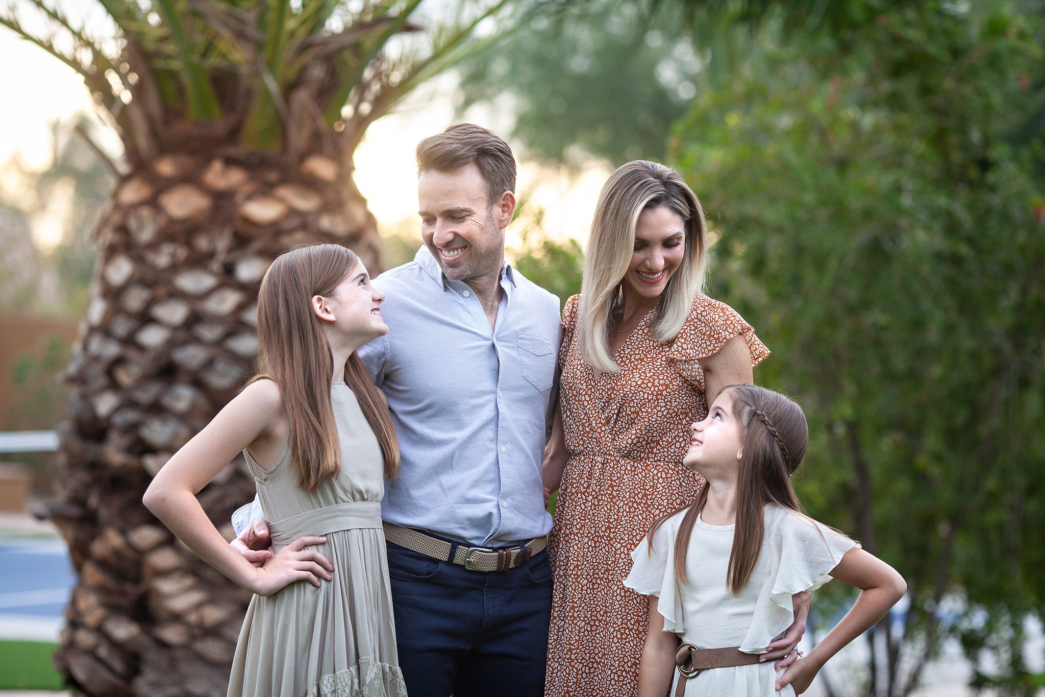 What to Wear For Your Family Photo Session when taking family photos in Scottsdale Arizona