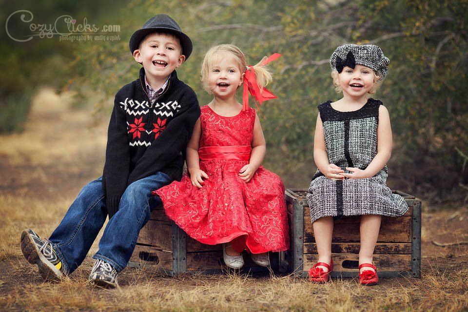 Children's Holiday Photography at Desert Foothills park