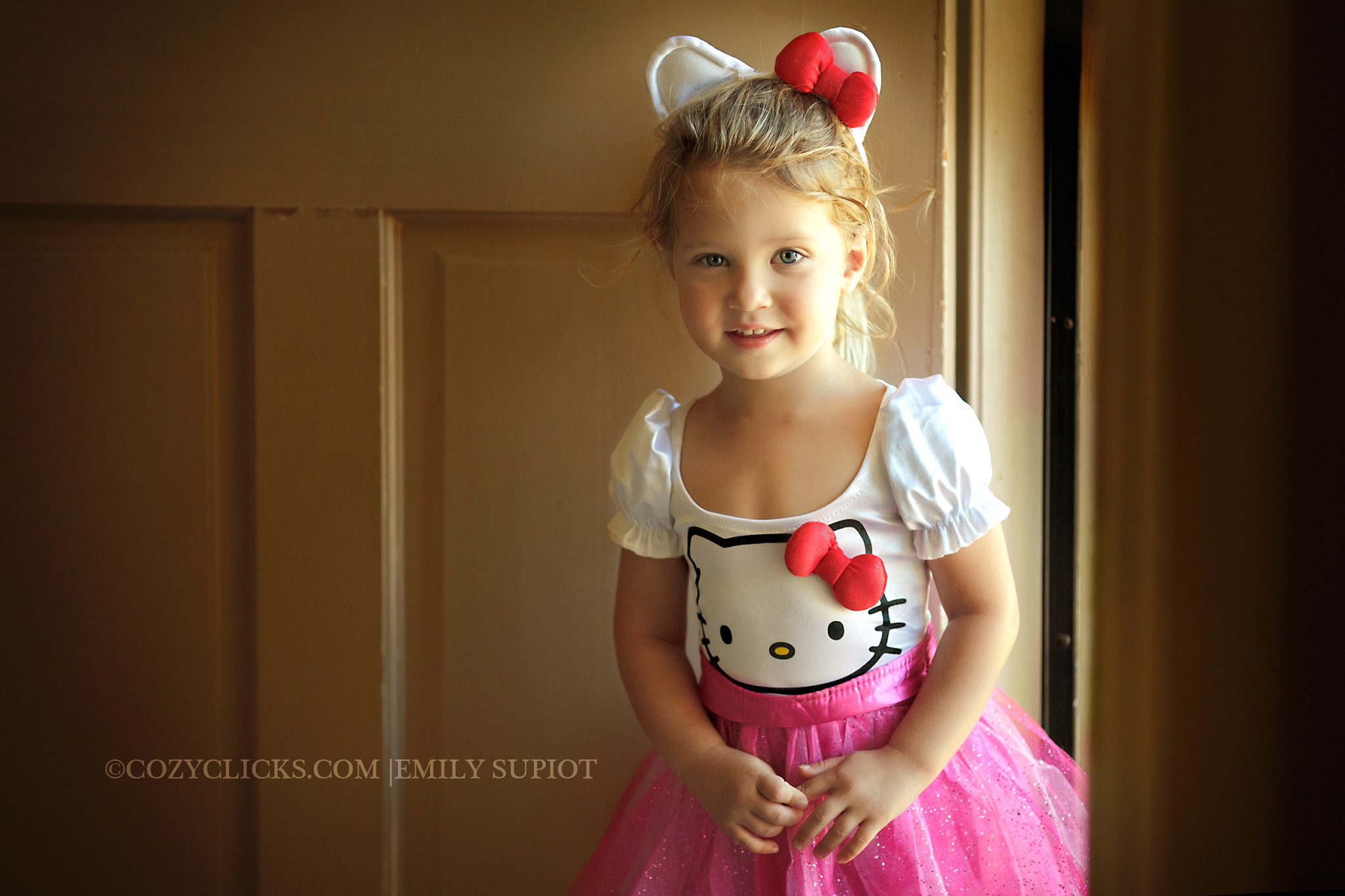 Hello Kitty Costume Childrens photography in Ahwatukee and Phoenix