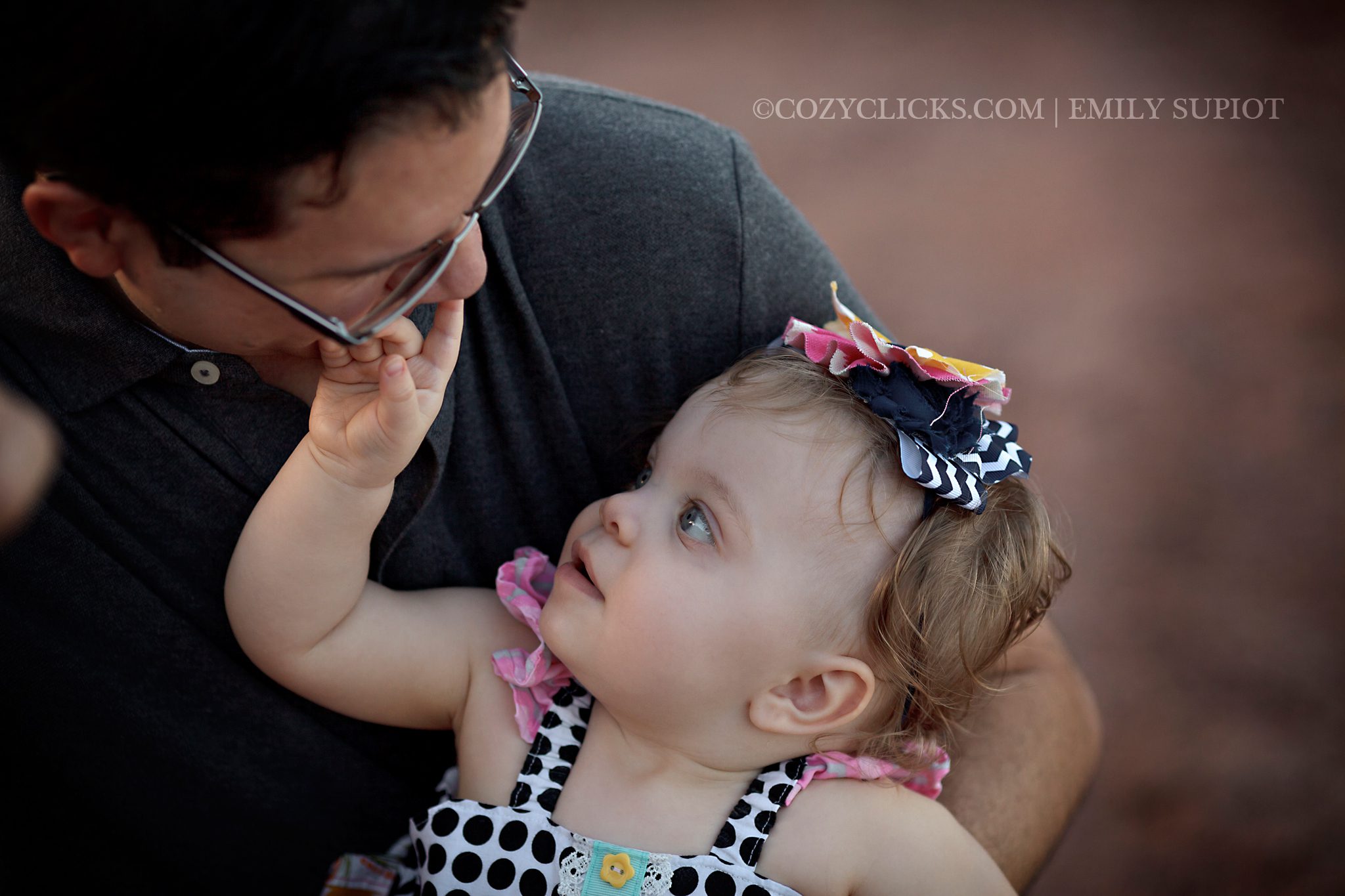 Family photographer in Phoenix, Scottsdale and Ahwatukee Desert Session at papago Park near Phoenix Zoo