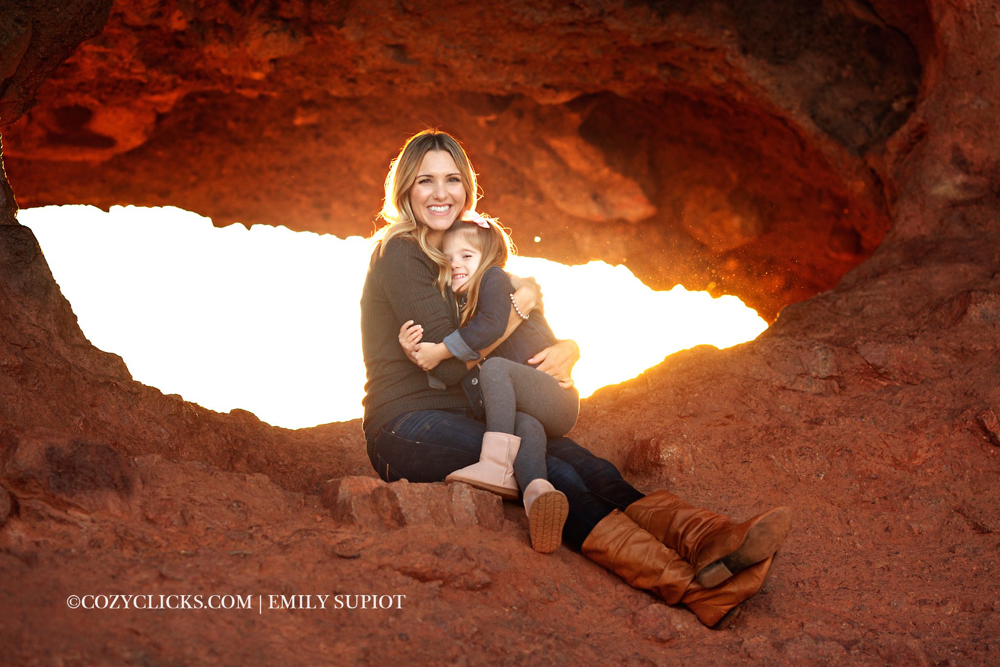 Phoenix family and child photography at Papago Park Hole in the rock near Scottsdale, Arizona
