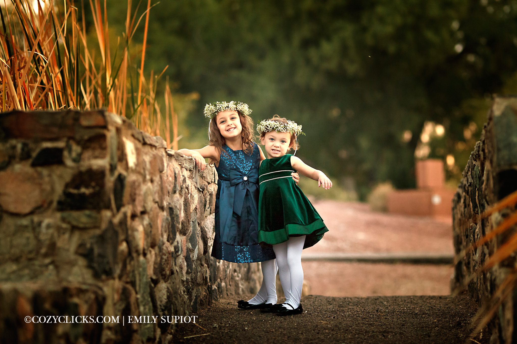 Sisters photography in Phoenix at Papago park