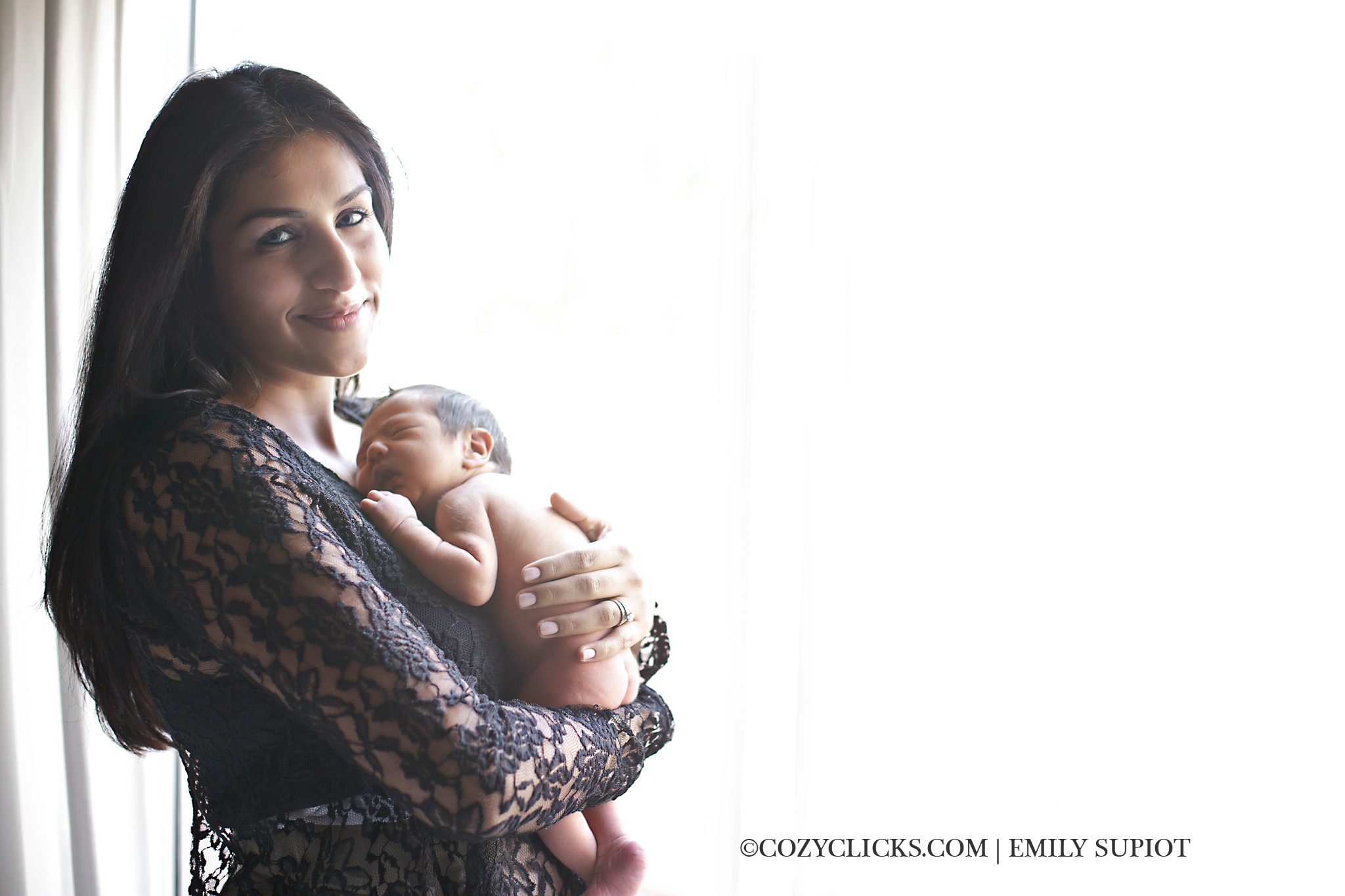 Mother and baby newborn photography in Ahwatukee 85044 85048