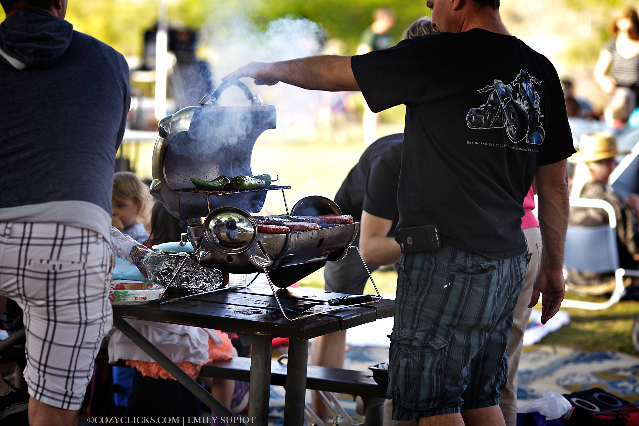 Family grilling at the Ahwatukee concerts