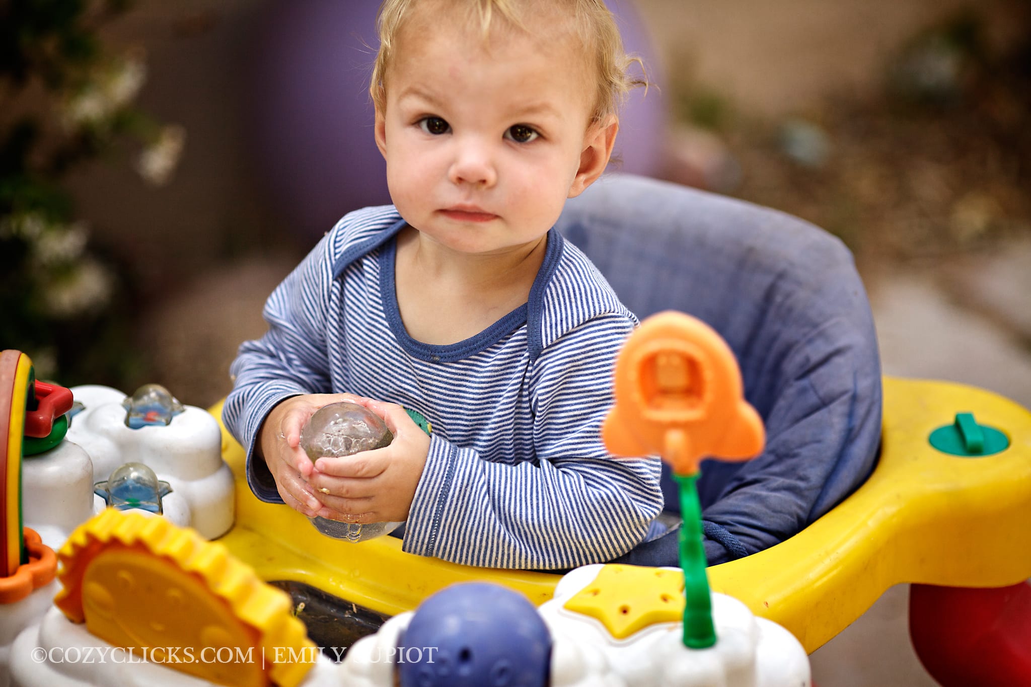 Even babies can have fun cold sensory experiences