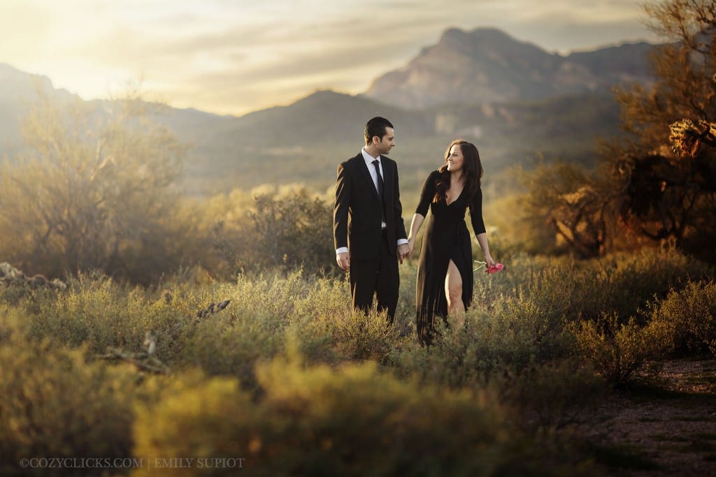 Couples photo session at Lost Dutchman in Phoenix with mountains in the back