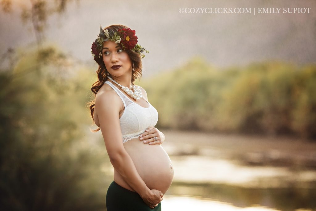 Pregnancy photos taken by the best Phoenix photographer 