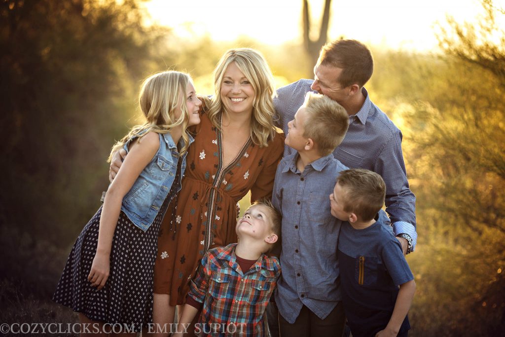 Family of 6 portriat taken by best family photographer in Phoneix