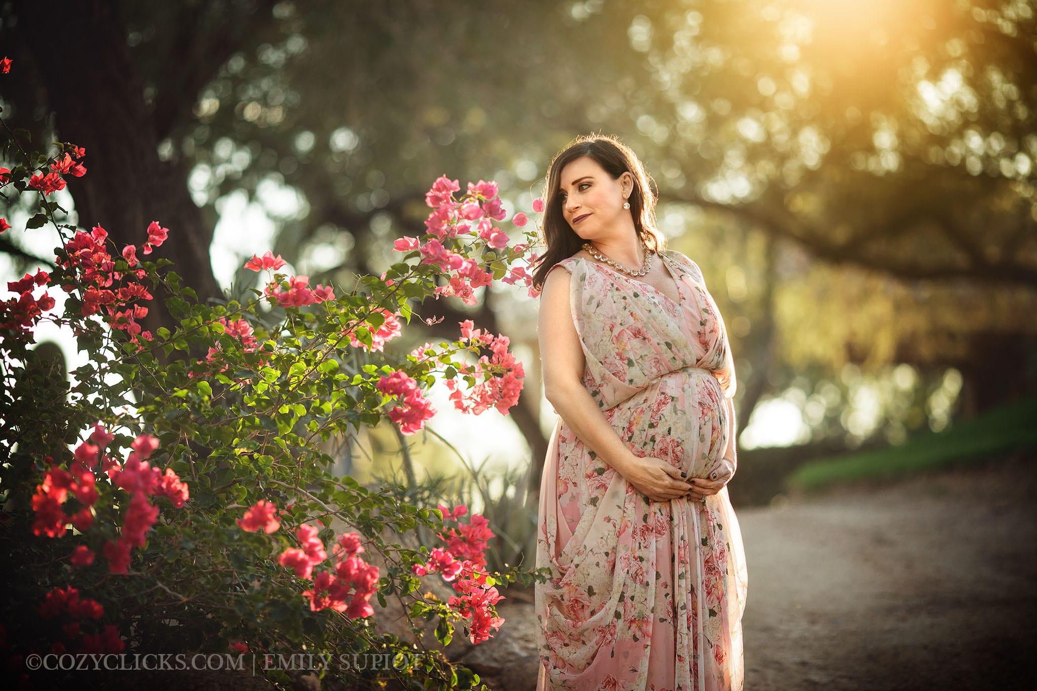 Top rated Phoenix maternity photographer photographs at the Phoenician Resort