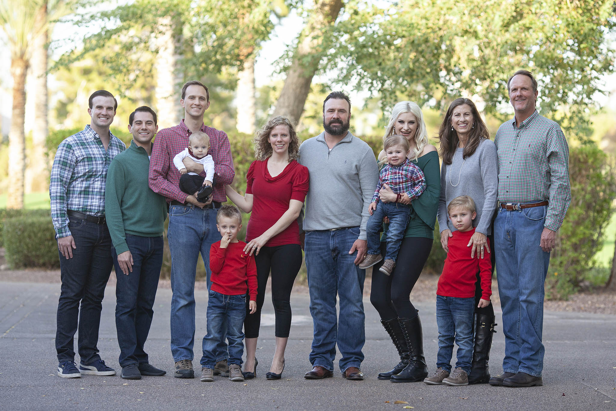 Large Family Photographer in Phoenix