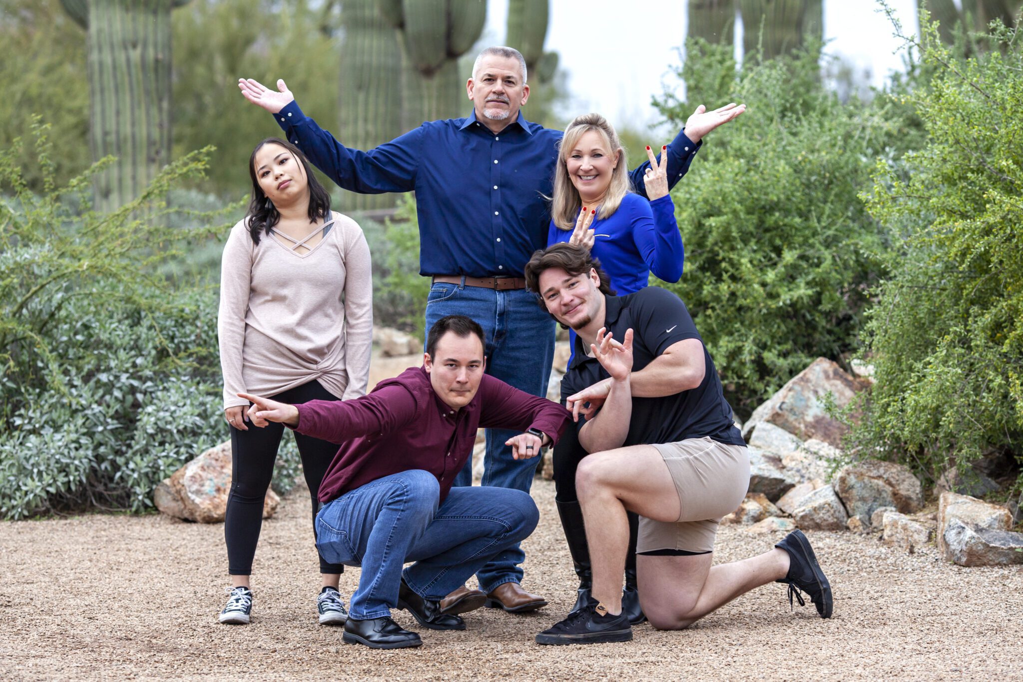 Fun extended family photo at the gilbert riparian preserve
