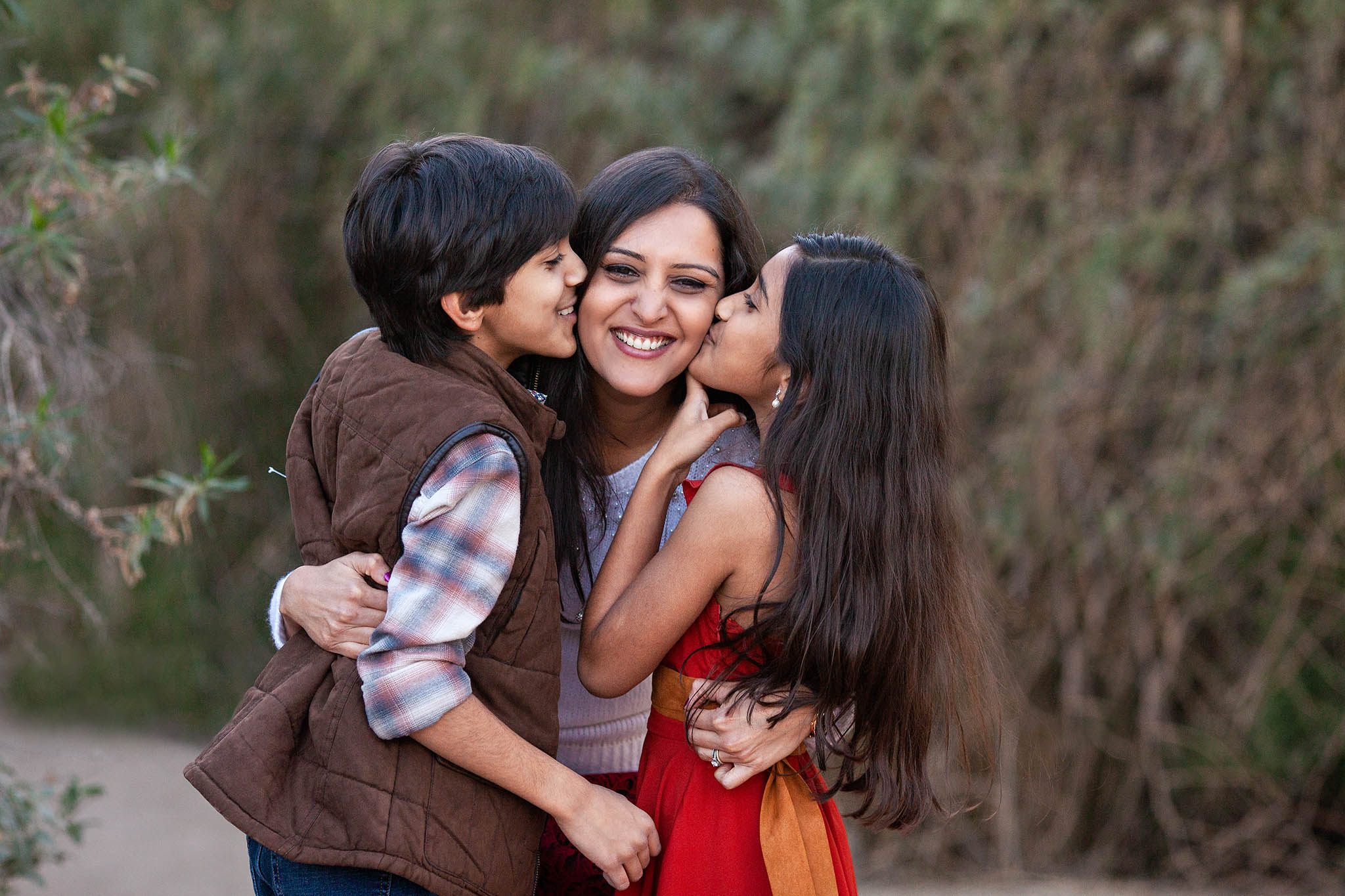 Phoenix Family Photographer Shot with mom and the kids