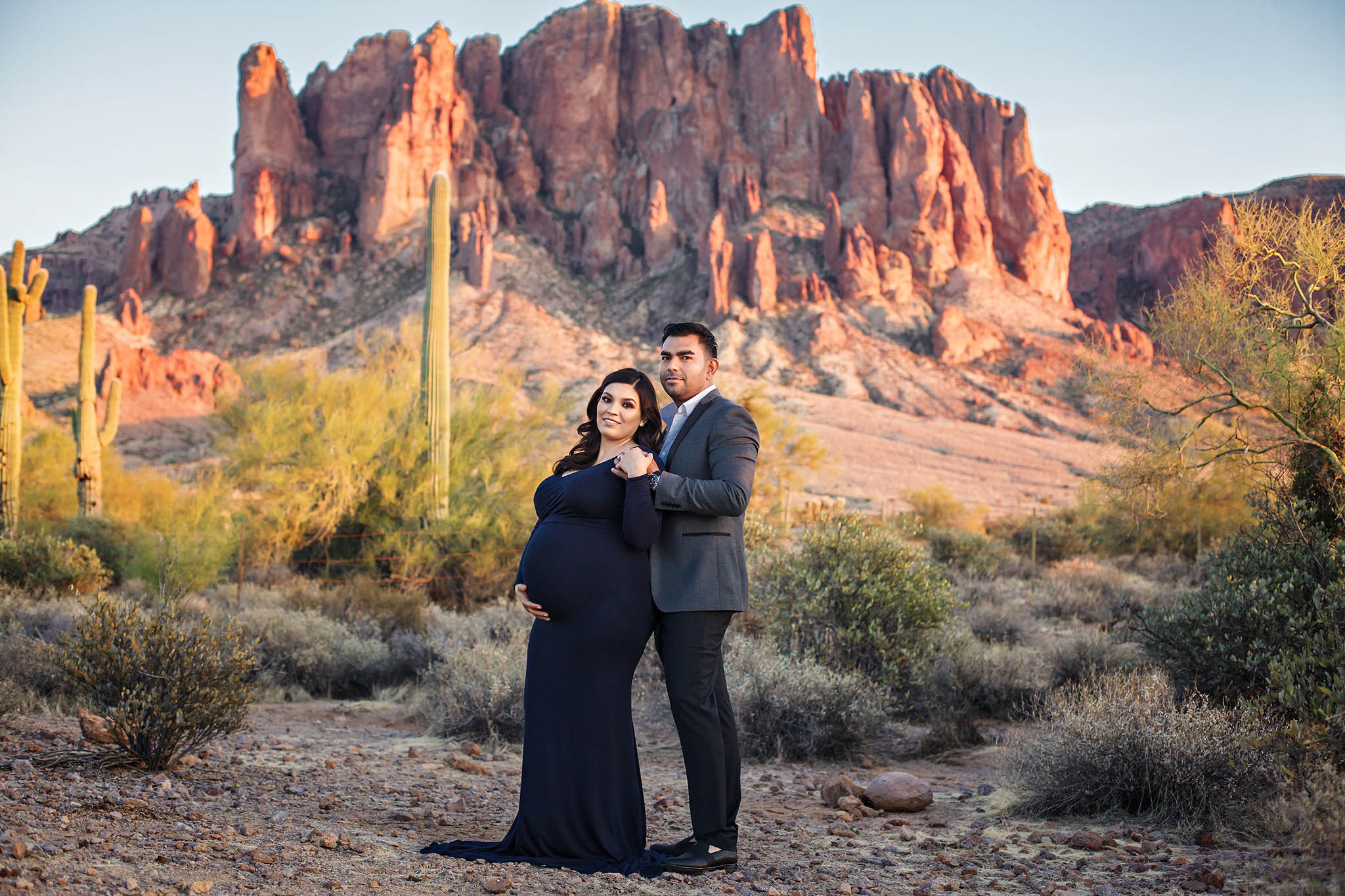 Beautiful maternity photo at Lost Dutchman in Phoenix
