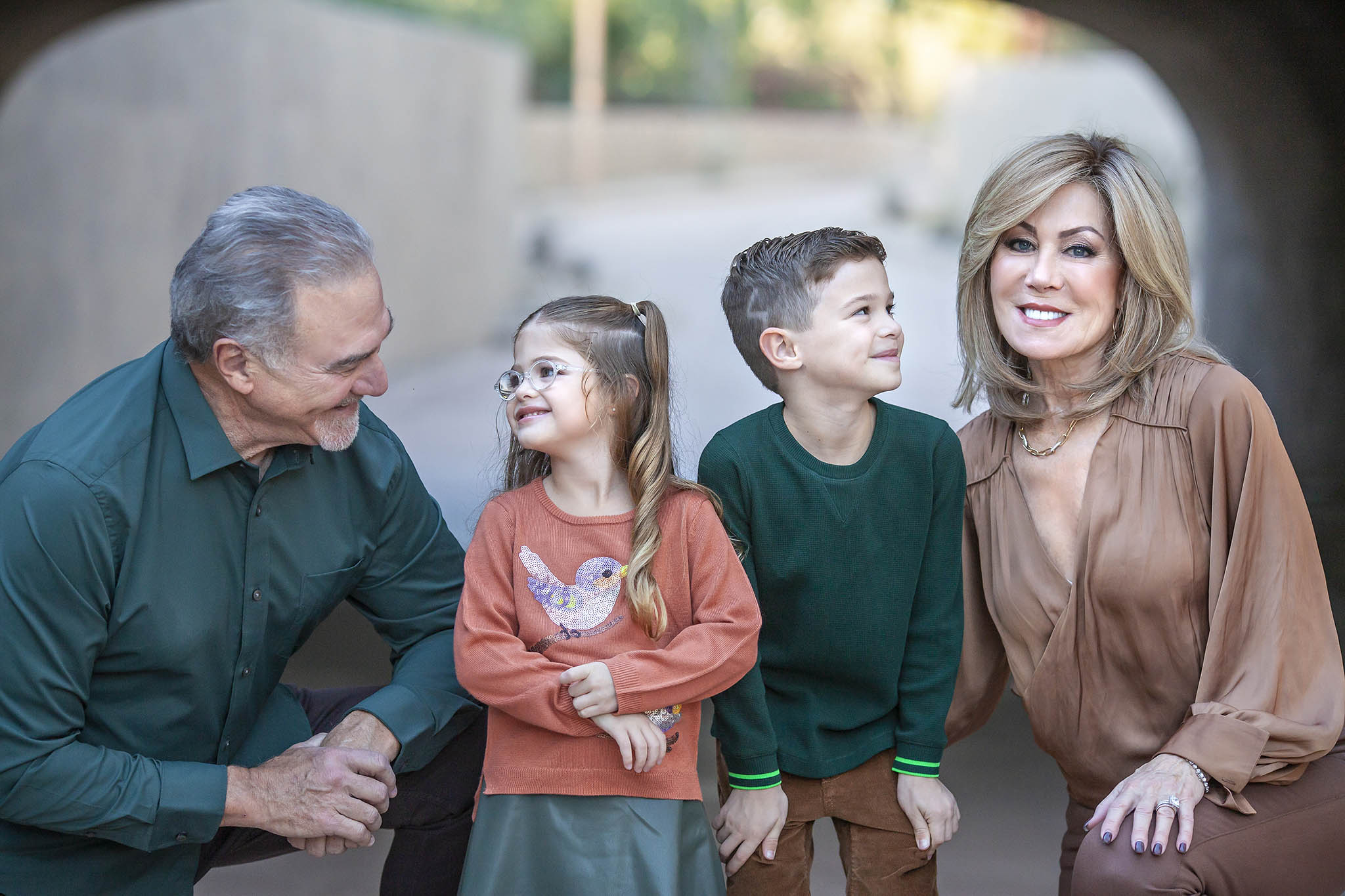 Extended Family Photography in Phoenix with grandparents and grandkids